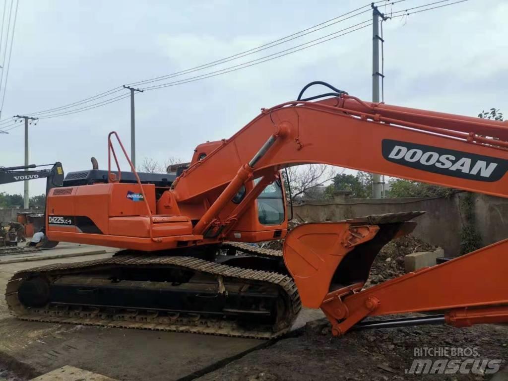 Doosan DH225LC-9 Bageri guseničari