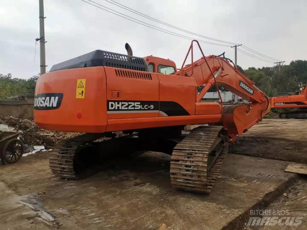 Doosan DH225LC-9 Bageri guseničari
