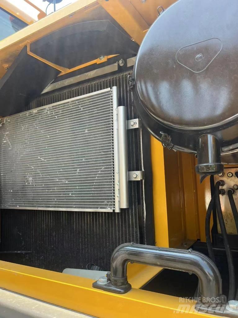 Volvo EC 480 D L Midi bageri 7t – 12t