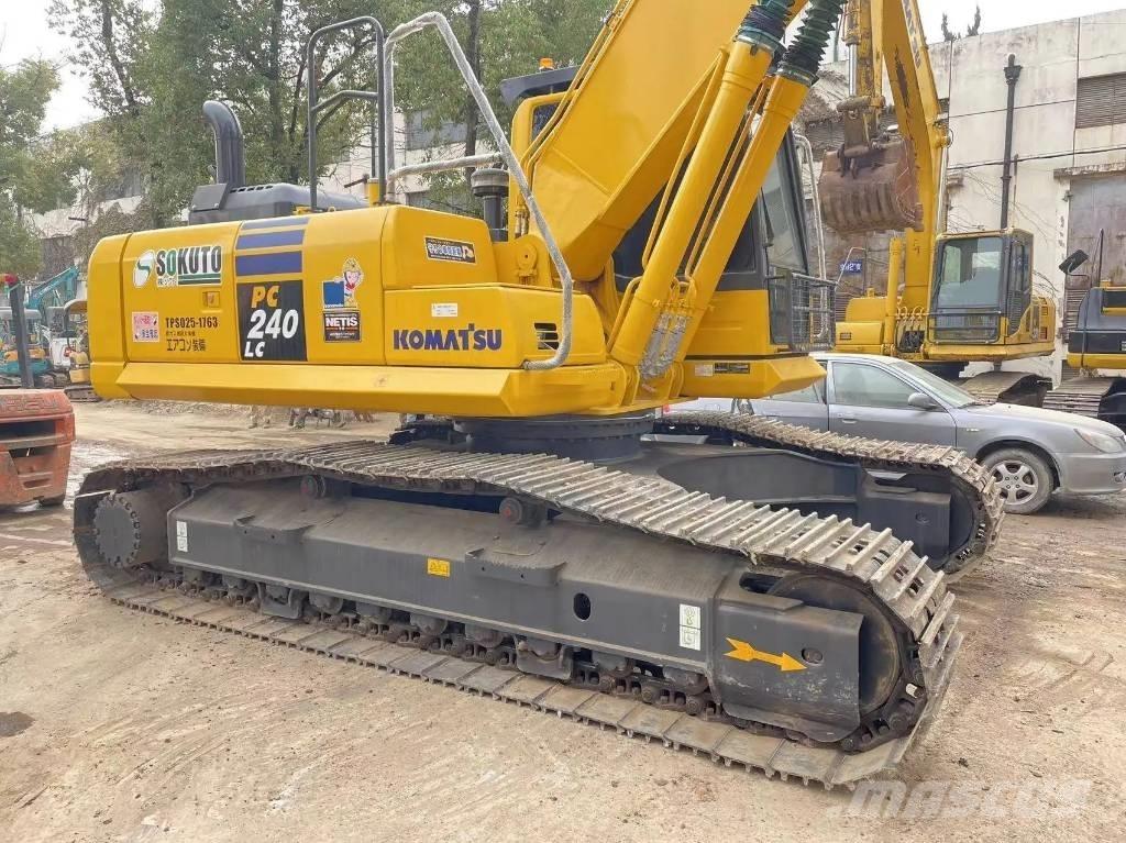 Komatsu PC240-8 Bageri guseničari