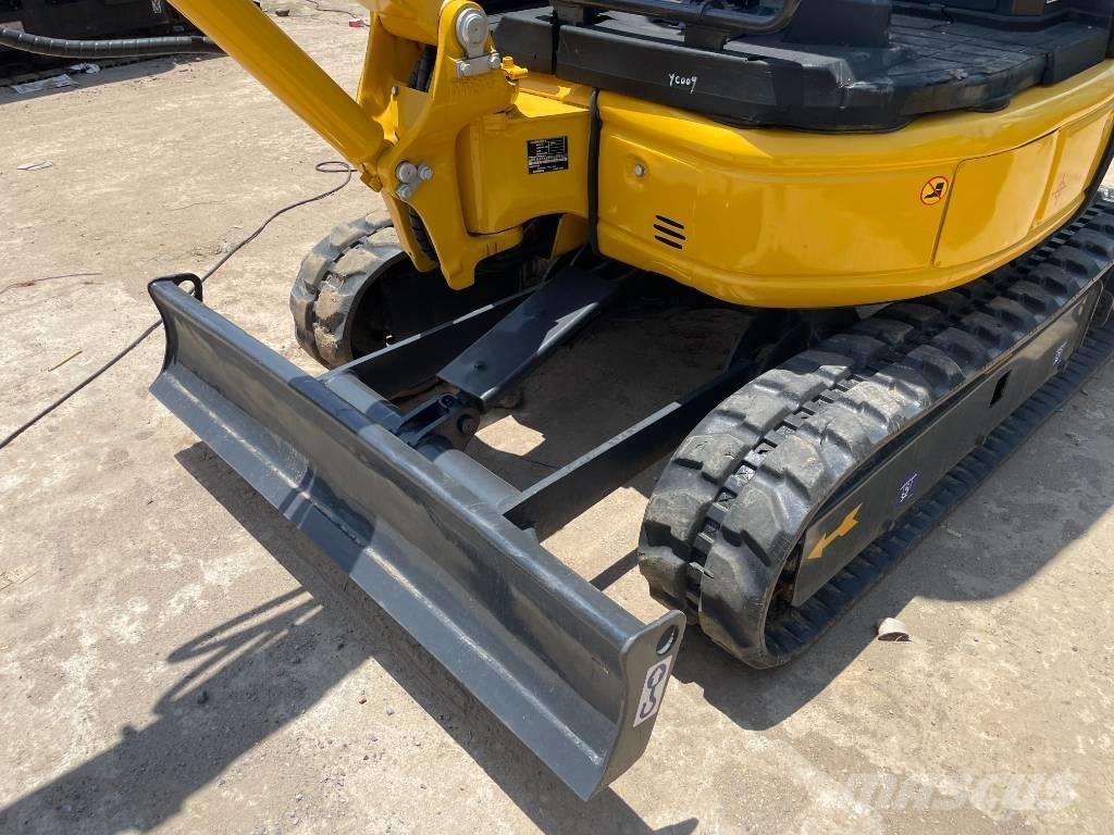 Komatsu PC 20 MR Mini bageri < 7t