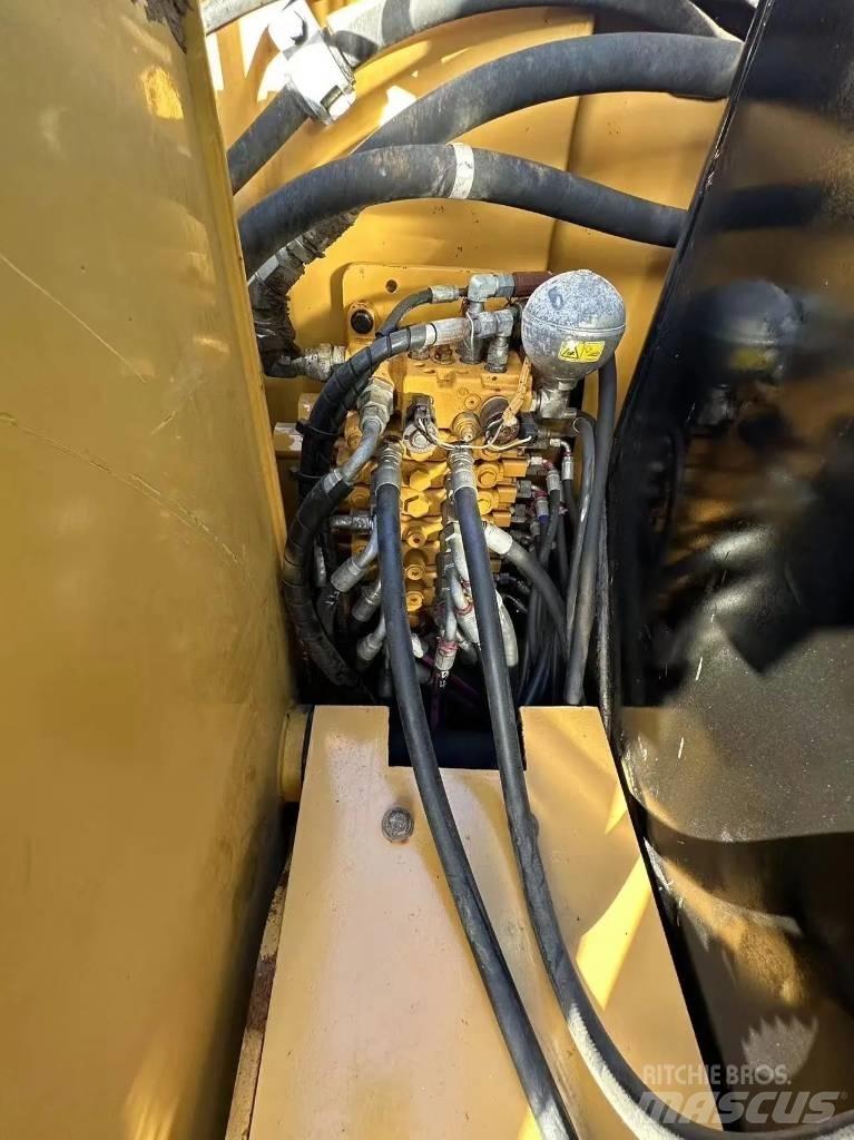 CAT 305.5E2 Bageri guseničari