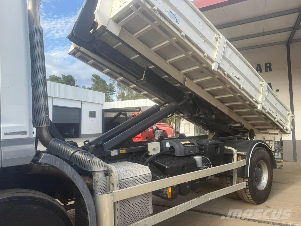 Mercedes-Benz 1833 Rol kiper kamioni sa kukom za podizanje tereta