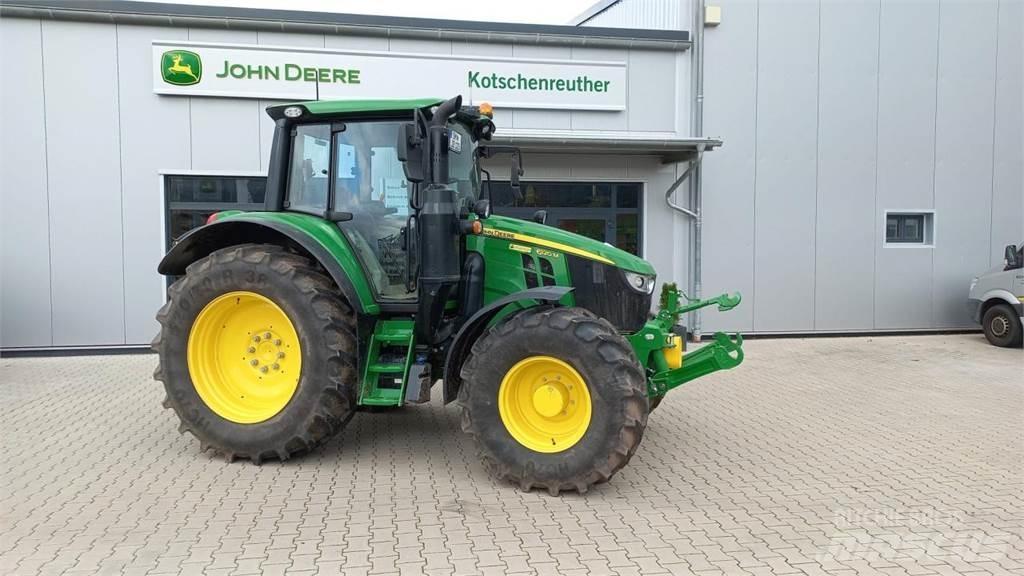 John Deere 6120M Traktori