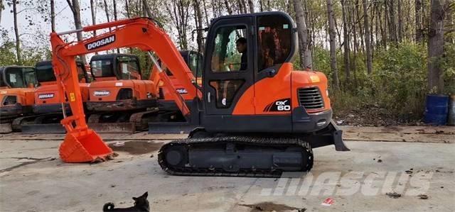 Doosan dx60 Bageri guseničari