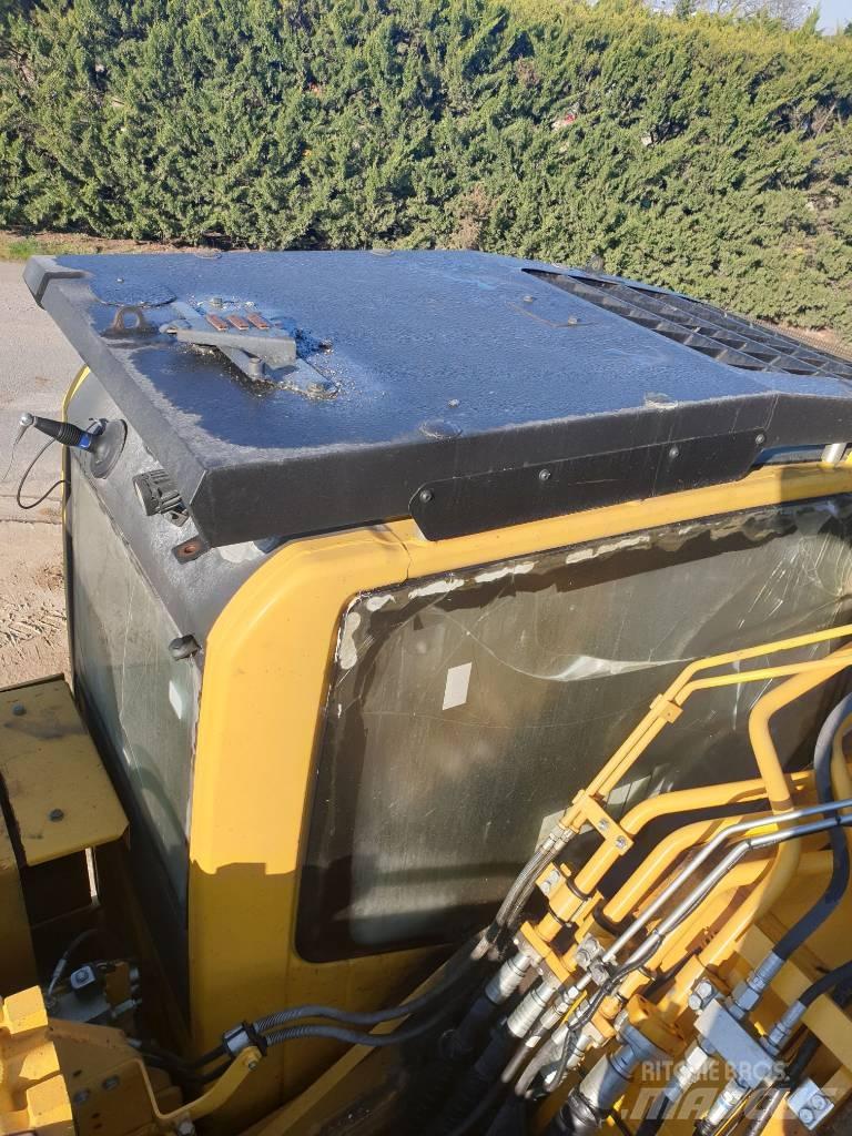 Komatsu PC490LC-11 Bageri guseničari