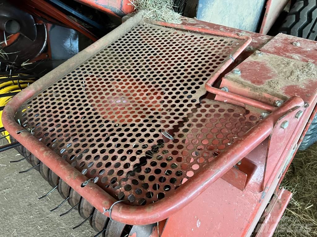 Hesston 4600 Prese/balirke za četvrtaste bale