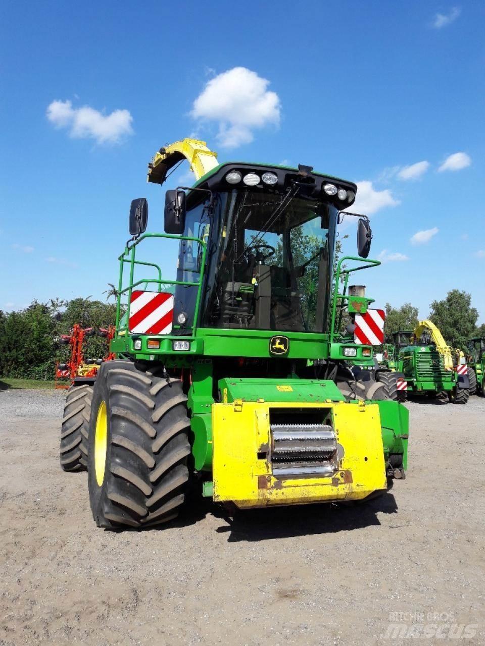 John Deere 7350 Mašine za stočnu hranu sa sopstvenim pogonom