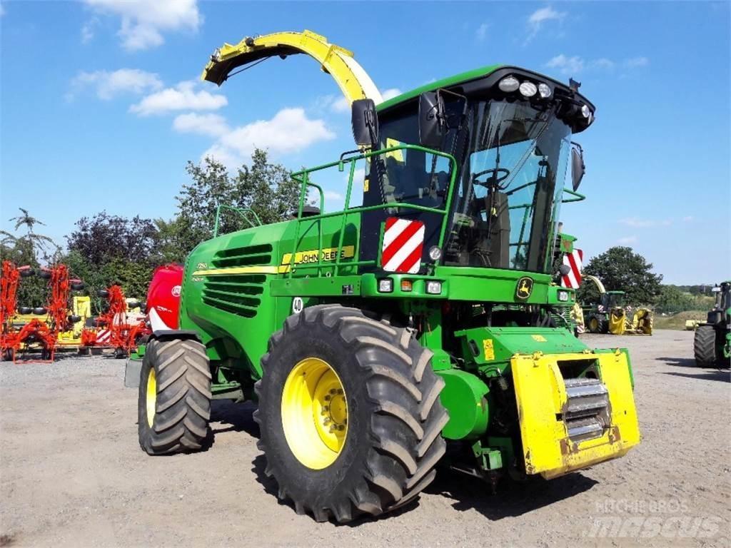 John Deere 7350 Mašine za stočnu hranu sa sopstvenim pogonom
