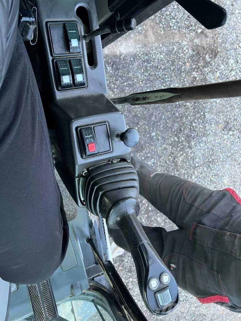 CAT M 313 D Bageri točkaši