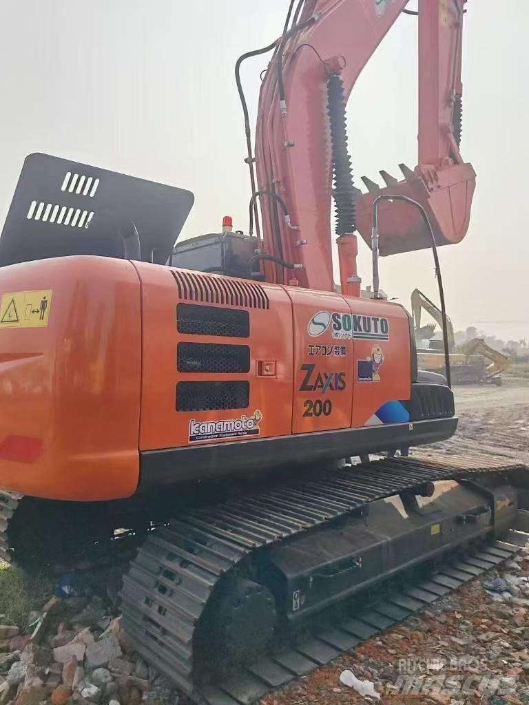 Hitachi 200-3 Bageri guseničari