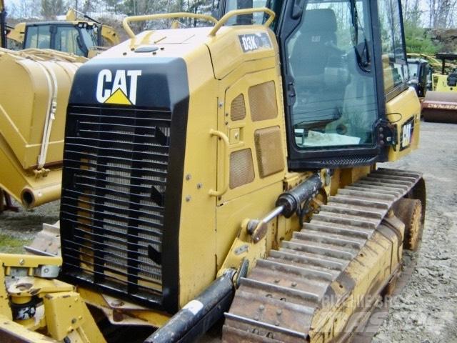CAT D 3 K 2 XL Buldožeri guseničari