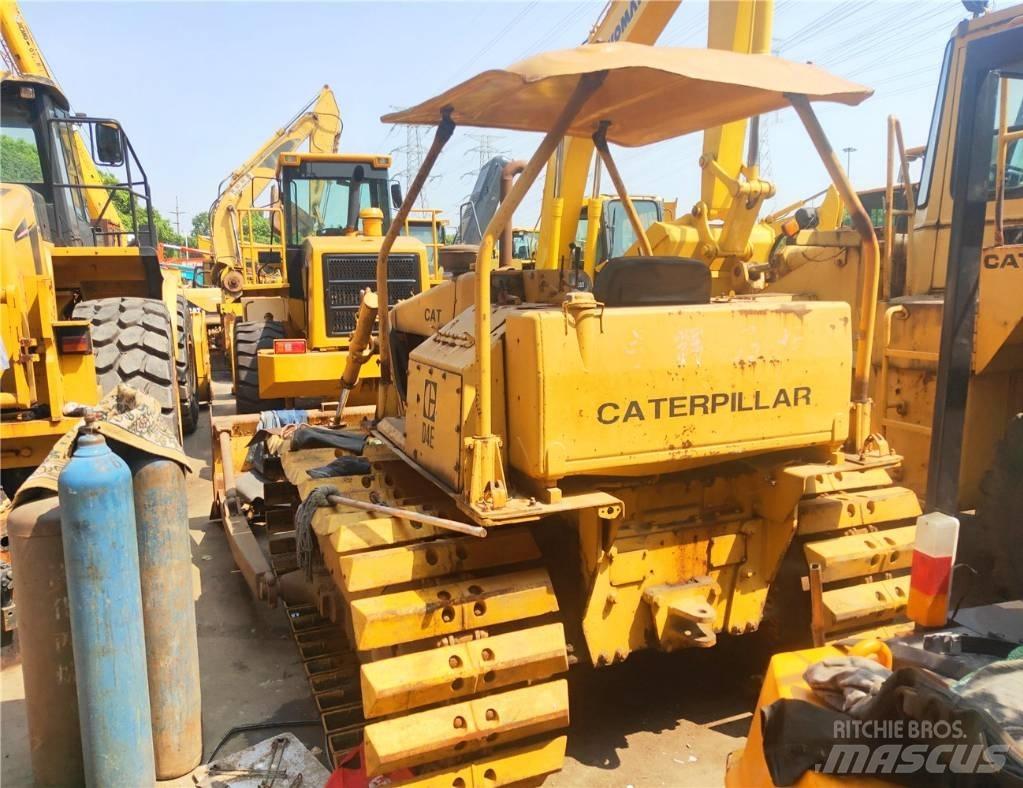 CAT D 4 E Buldožeri guseničari