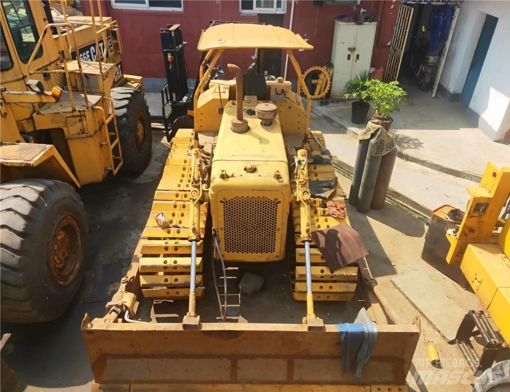 CAT D 4 E Buldožeri guseničari