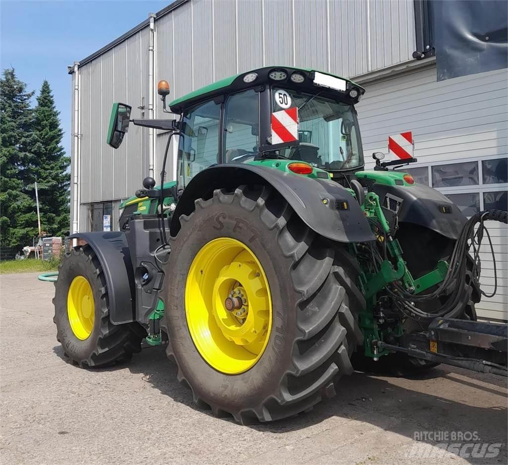 John Deere 6R 215 Traktori