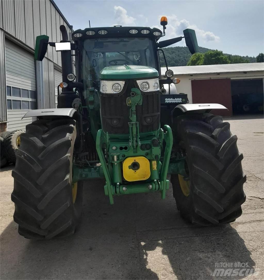 John Deere 6R 215 Traktori