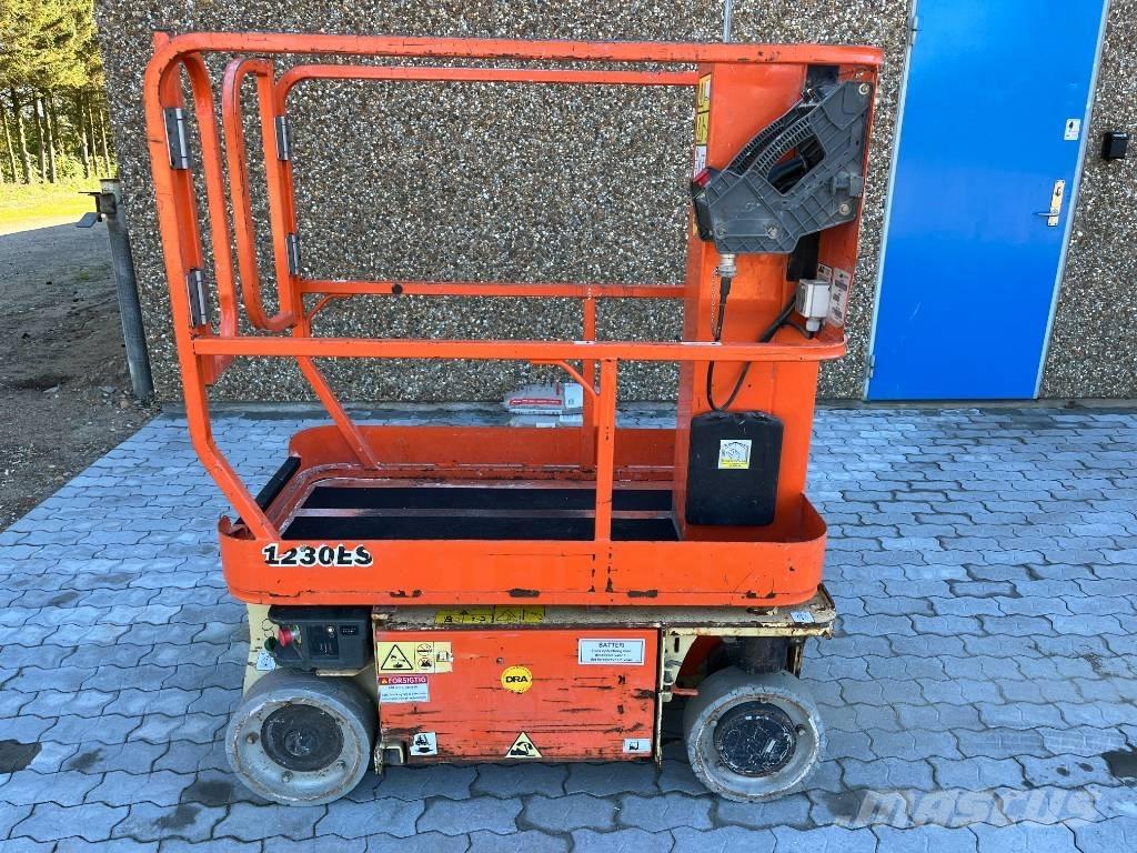 JLG 1230 ES Jarbolne penjajuće platforme