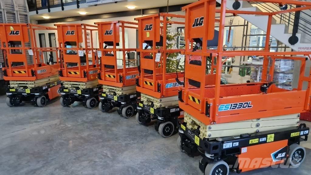 JLG ES 1330 L Makazaste platforme