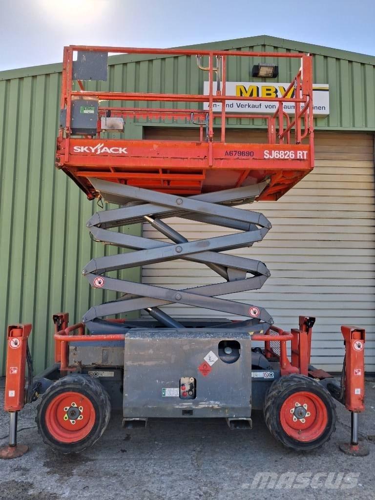 SkyJack SJ 6826 RT Makazaste platforme