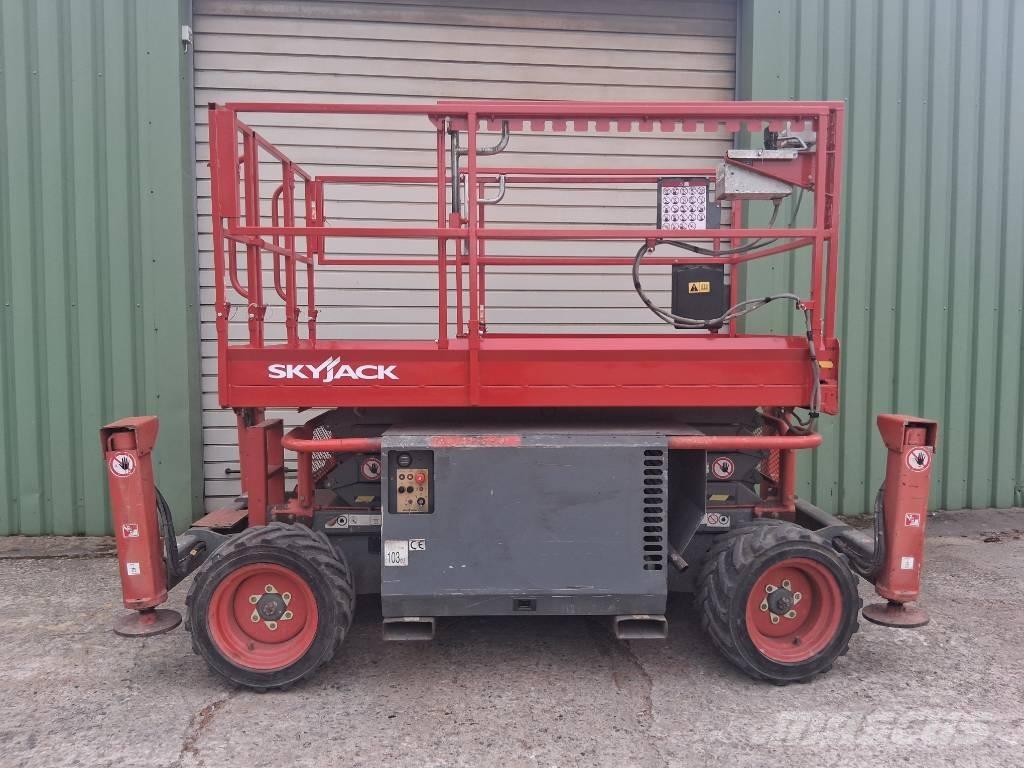 SkyJack SJ 6826 RT Makazaste platforme
