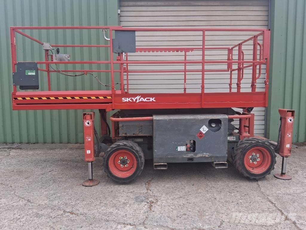 SkyJack SJ 6826 RT Makazaste platforme