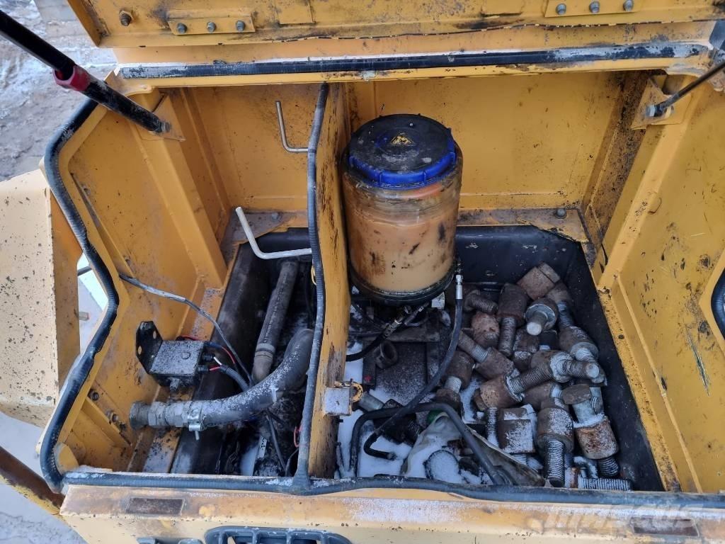 Volvo EC 700 B LC Bageri guseničari