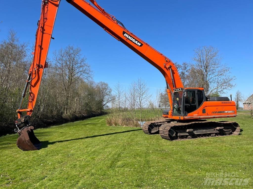 Doosan DX 300 Bageri guseničari
