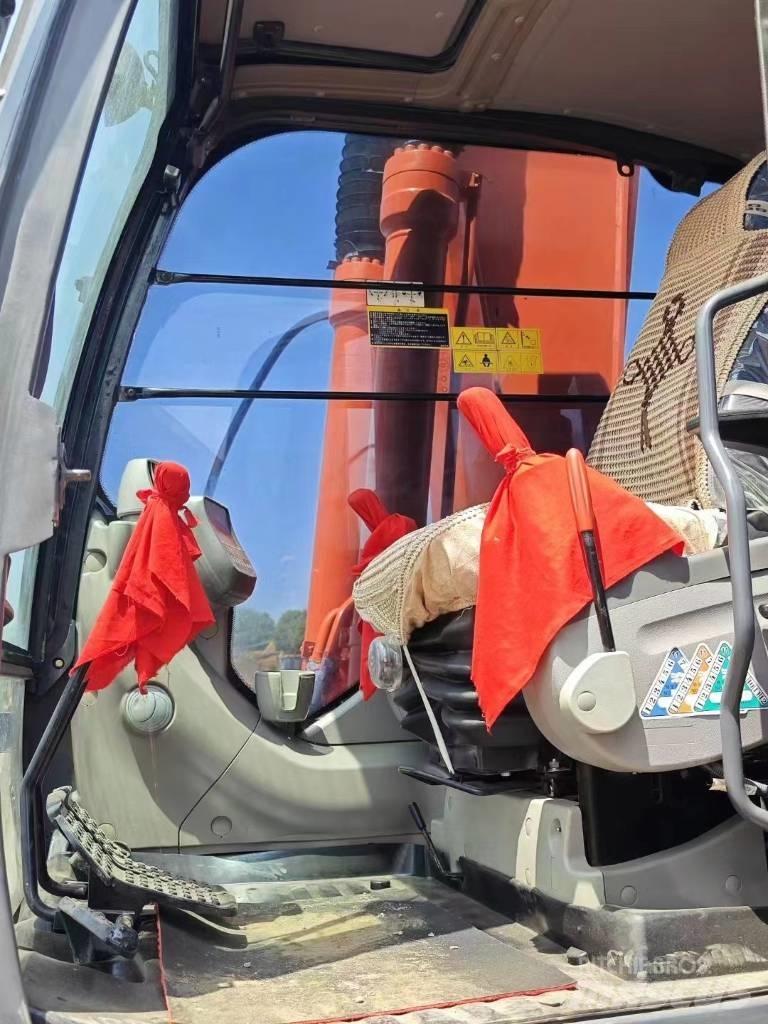 Hitachi ZX200 Bageri guseničari