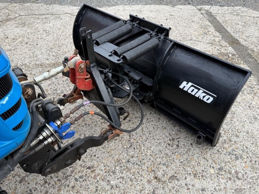 LS J 27 HST Snowline Traktori