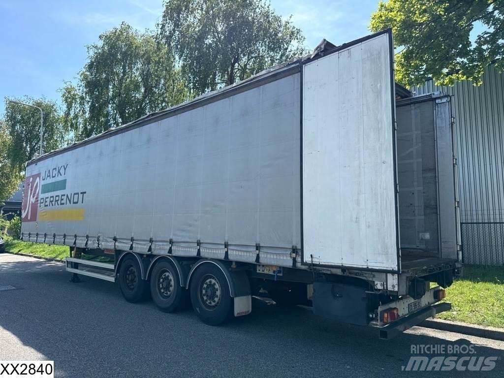 Fruehauf Tautliner Poluprikolice sa ciradom