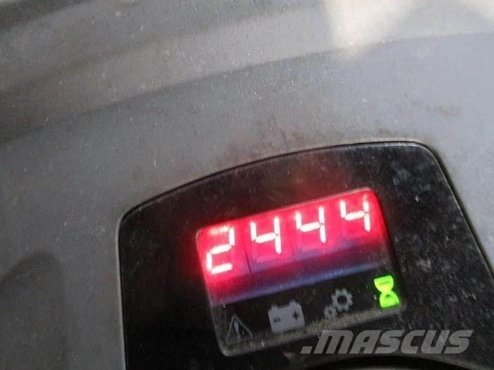Toyota LPE 250 Nisko podizni električni viljuškar sa stajalištom
