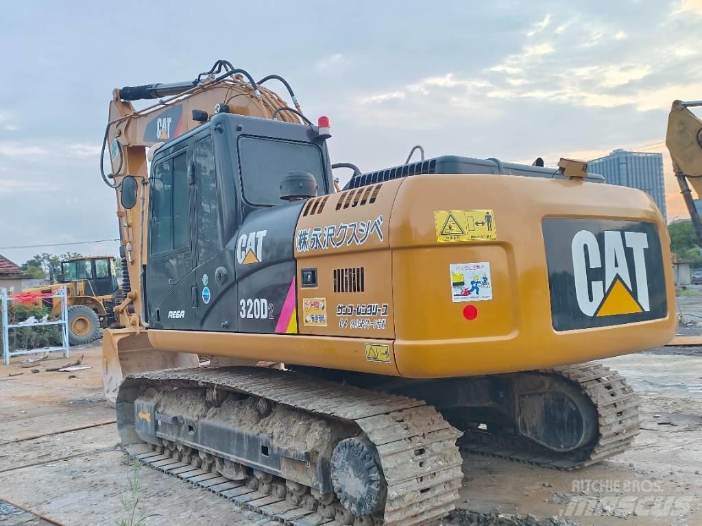 CAT CAT 320D2 Bageri guseničari