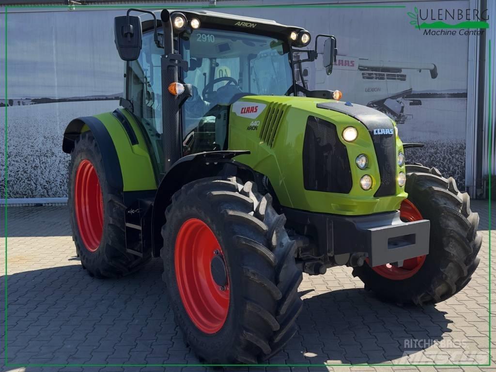 CLAAS ARION 440 Traktori