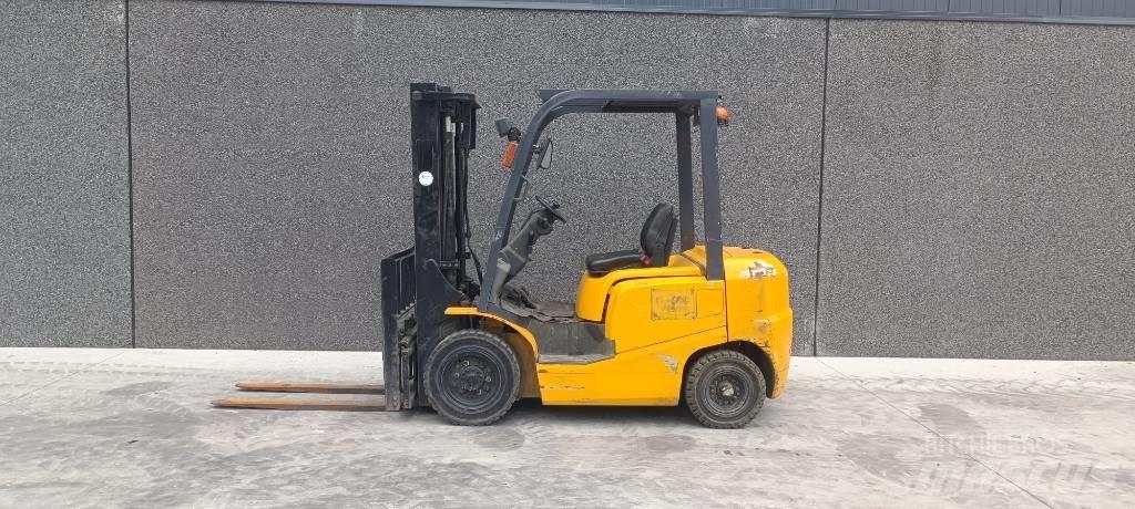 TCM FD25T3 Dizelski viljuškari