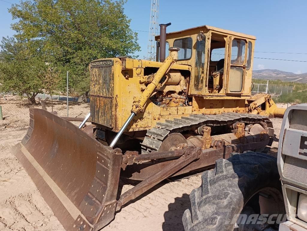 Komatsu D 85 A-12 Buldožeri guseničari