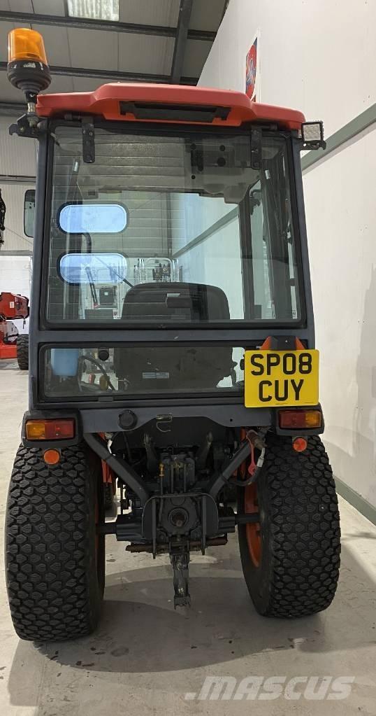 Kubota B2530 Manji traktori