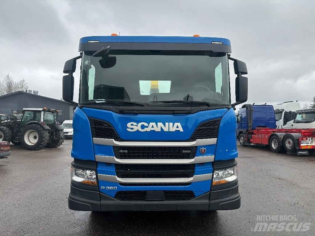 Scania P 360 Rol kiper kamioni sa kukom za podizanje tereta