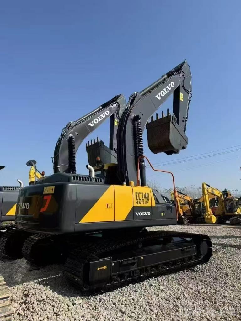 Volvo EC 240 Bageri guseničari