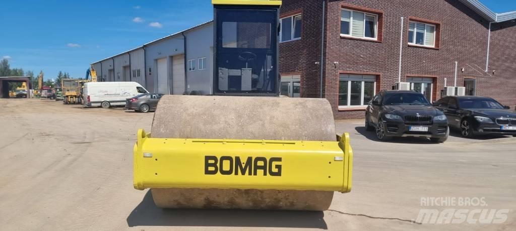 Bomag BW 211 D-3 Valjci sa jednim bubnjem
