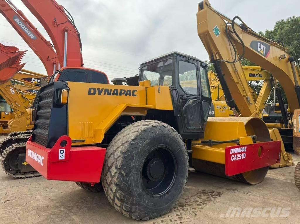 Dynapac CA 251 D Valjci sa jednim bubnjem
