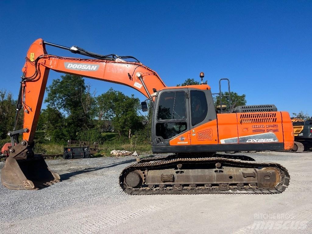 Doosan DX 225 LC-5 Bageri guseničari