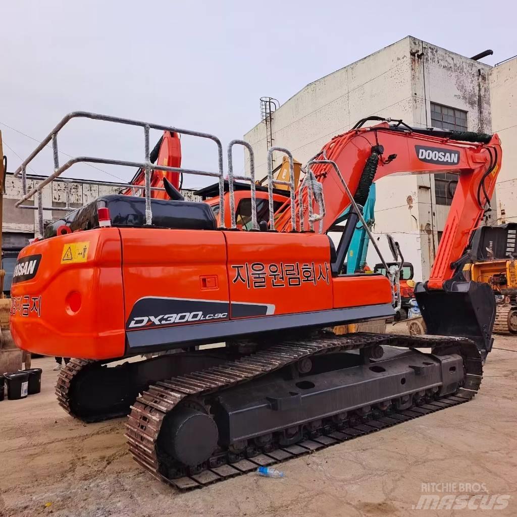 Doosan DX 300 Bageri guseničari
