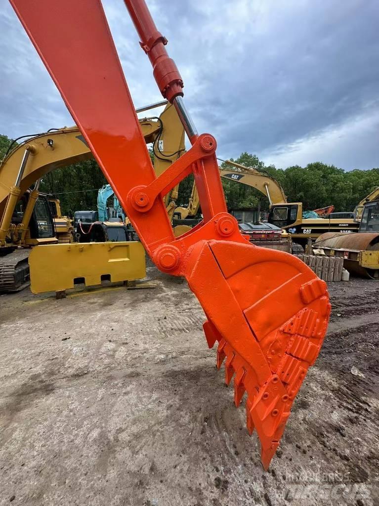 Hitachi ZX200 Bageri guseničari