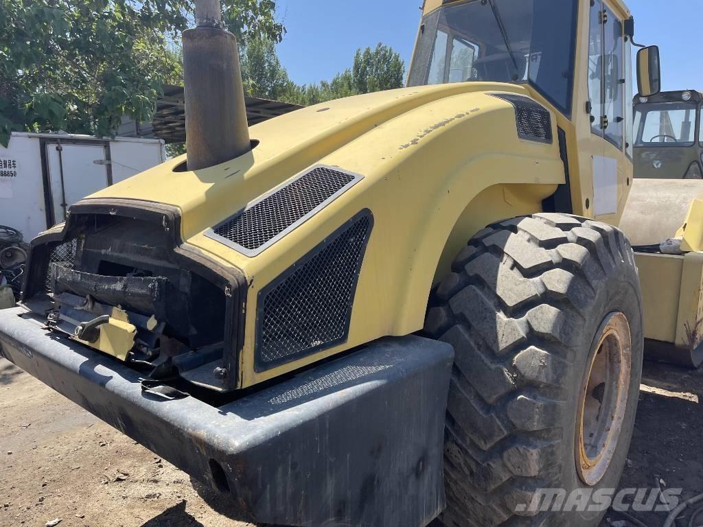 Bomag 226-4 Valjci sa jednim bubnjem