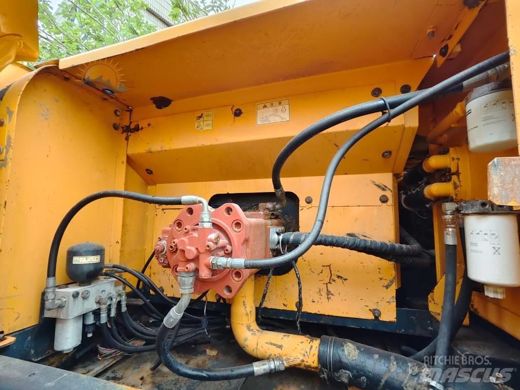 Hyundai R 300 LC-9S Bageri guseničari