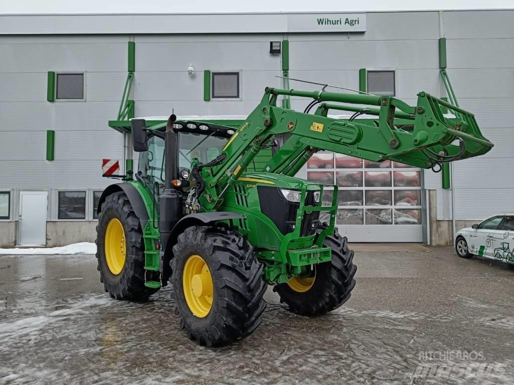 John Deere 6215 R Traktori