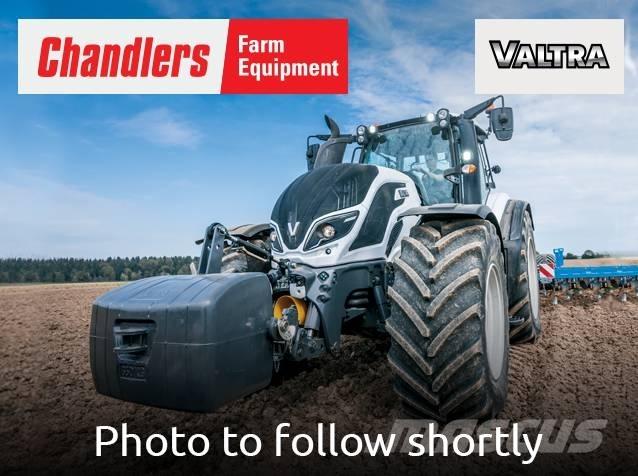 Valtra T 215 Traktori