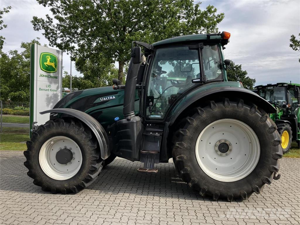 Valtra T174 Versu Traktori