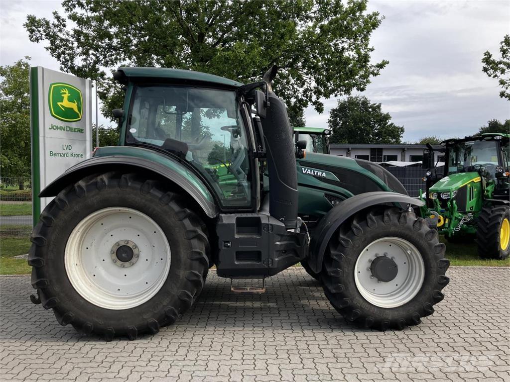 Valtra T174 Versu Traktori