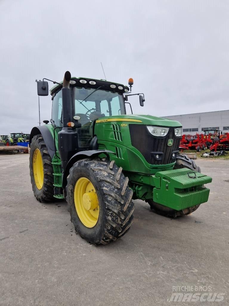 John Deere 6215 R Traktori